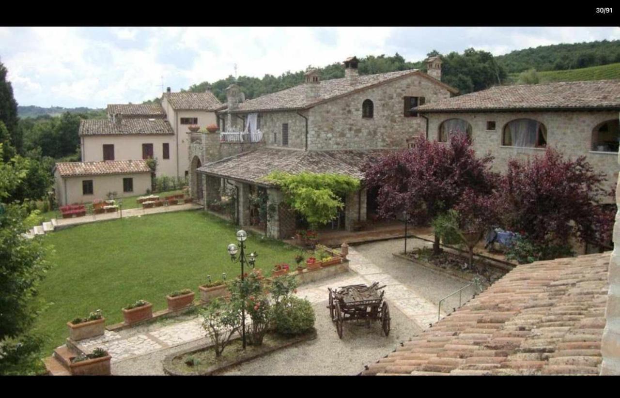 Residenza Collefiorito Aparthotel Todi Kültér fotó